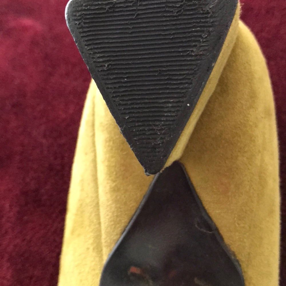 Shoes - Picture 5 of 6
